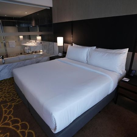 Hilton Bengaluru Embassy Manyata Business Park Hotel Ngoại thất bức ảnh