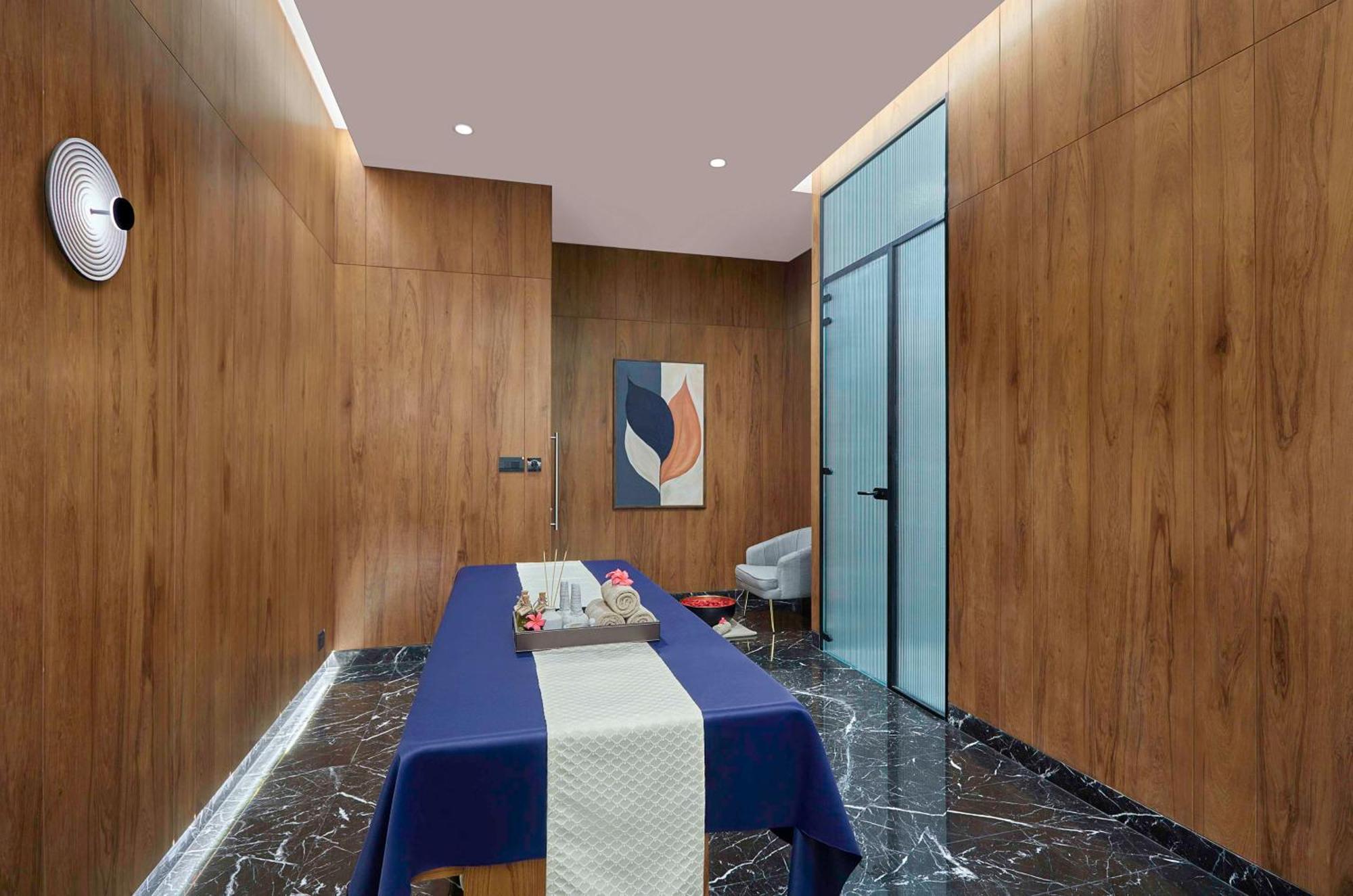 Hilton Bengaluru Embassy Manyata Business Park Hotel Ngoại thất bức ảnh